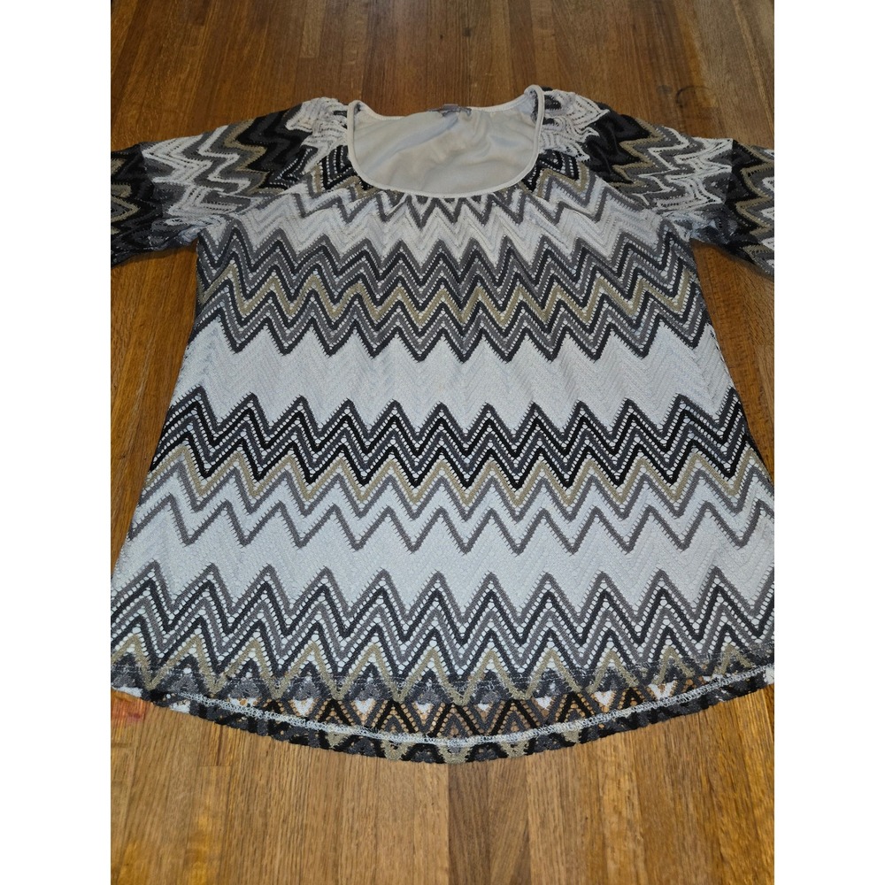 Roz & Ali Womens 1X Gold Grey Chevron Zigzag Bell Sleeve Crochet Lace Blouse‎